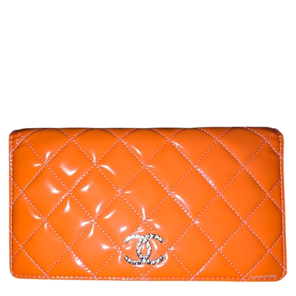 LIKE NEW!!! Chanel Coral Diamond Quilted Patent Leather CC Continental Wallet - Picture 6 of 17